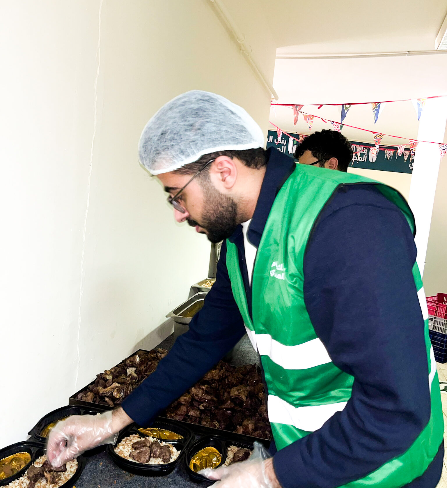 reso-egypt-team-prepare-iftaar-meals-to-those-in-need-during-ramadan-2025