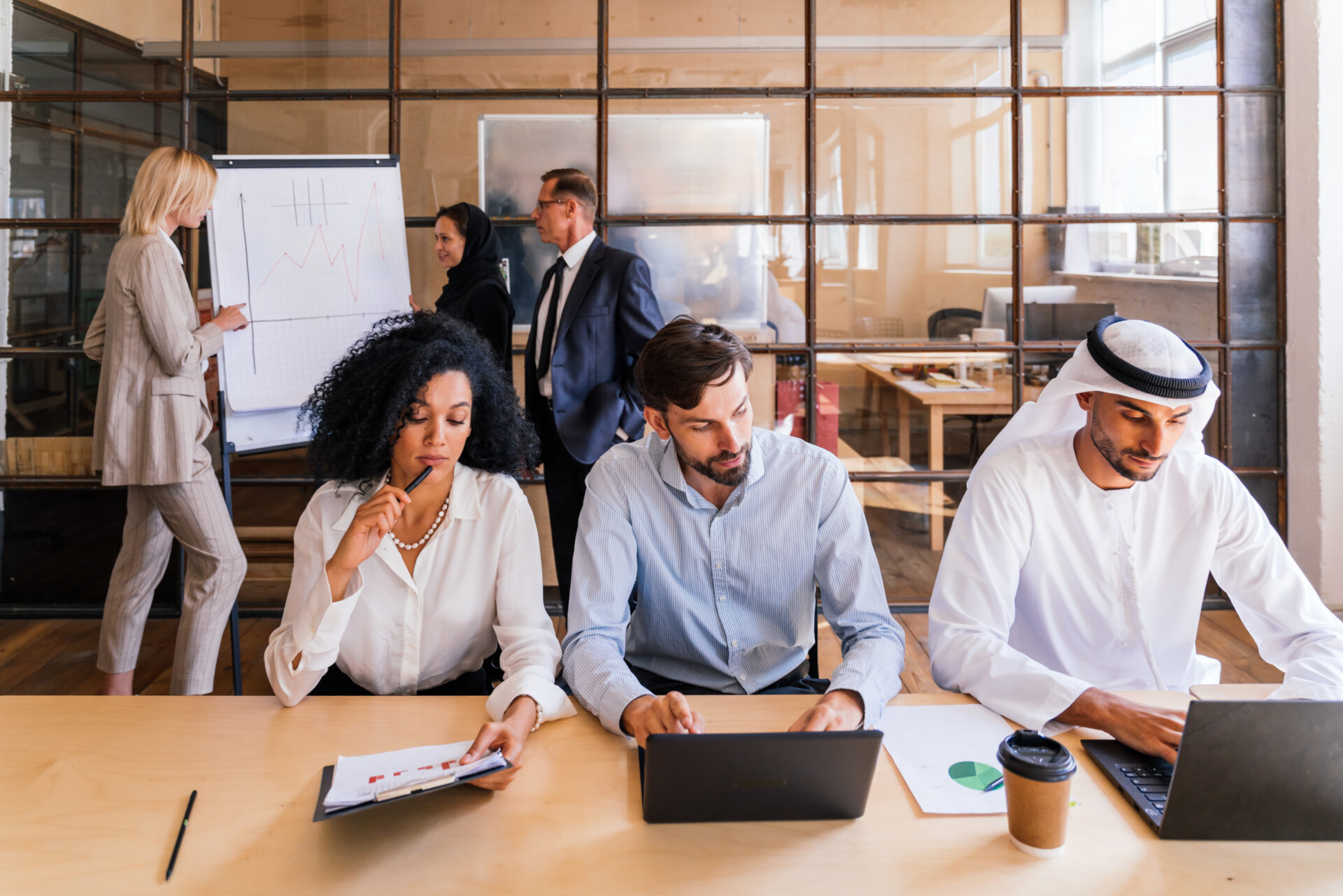 diverse-reso-team-members-working-together