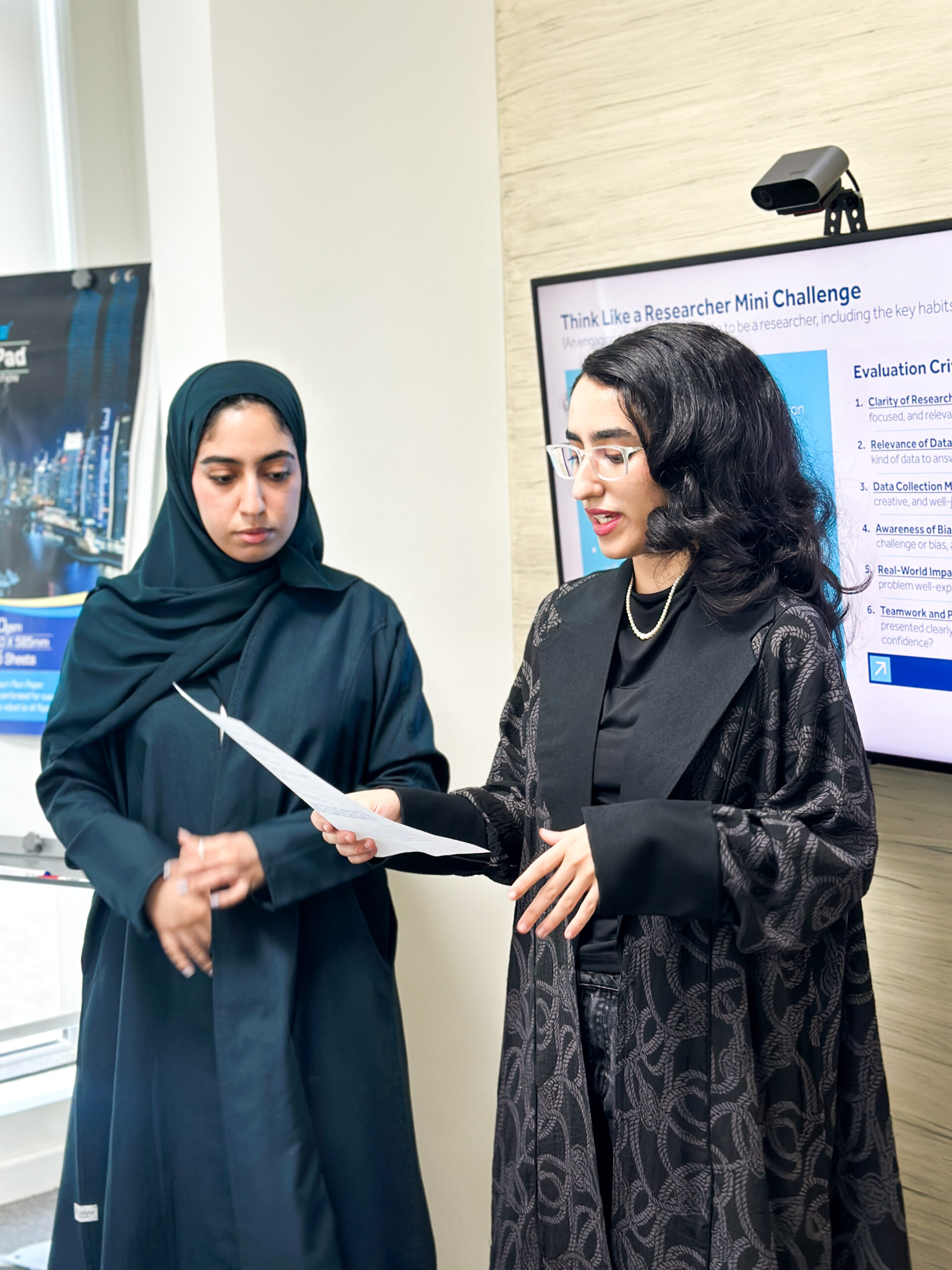 almubarrah-alkhalifia-alrayat-program-students-presenting-research-findings-at-reso
