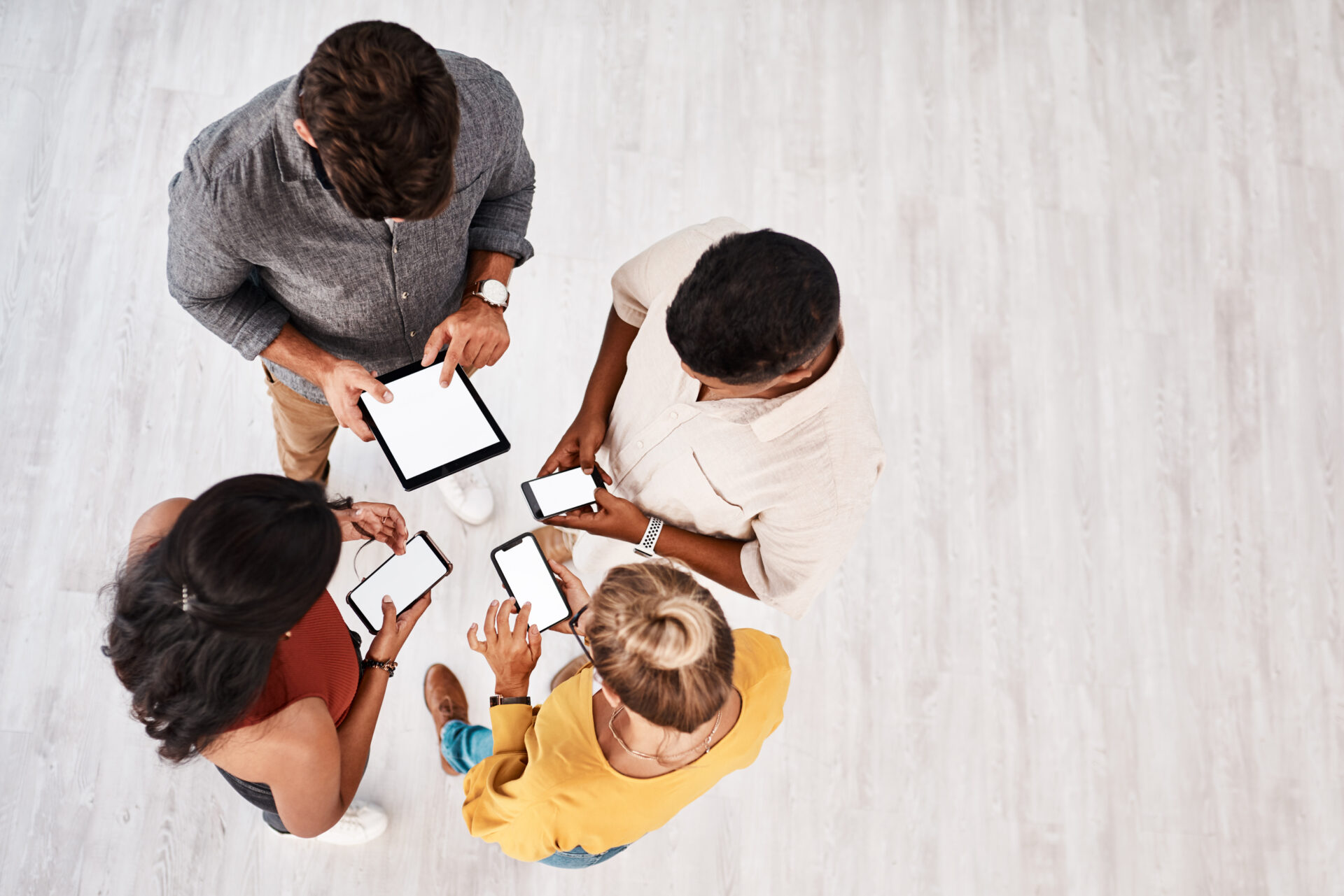 gen-z-using-social-media